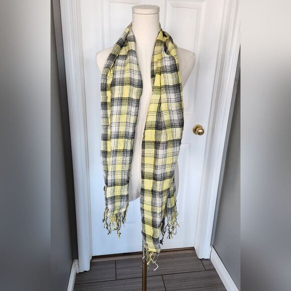 VintageโLe Chateau Yellow Plaid Scarf - Picture 2 of 3